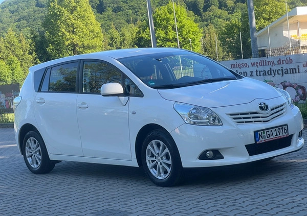 Toyota Verso cena 39900 przebieg: 200000, rok produkcji 2013 z Jasień małe 631